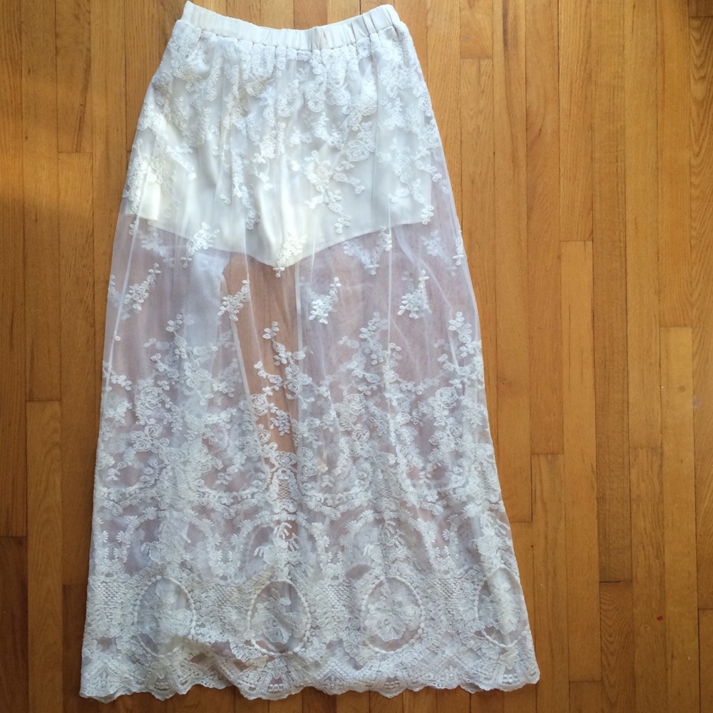 Boho double layered lace shorts - Sz L